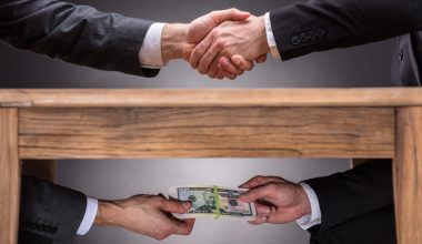 Θα αποδεχτούμε την διαφθορά σαν κανονικότητα στην Ελλάδα
