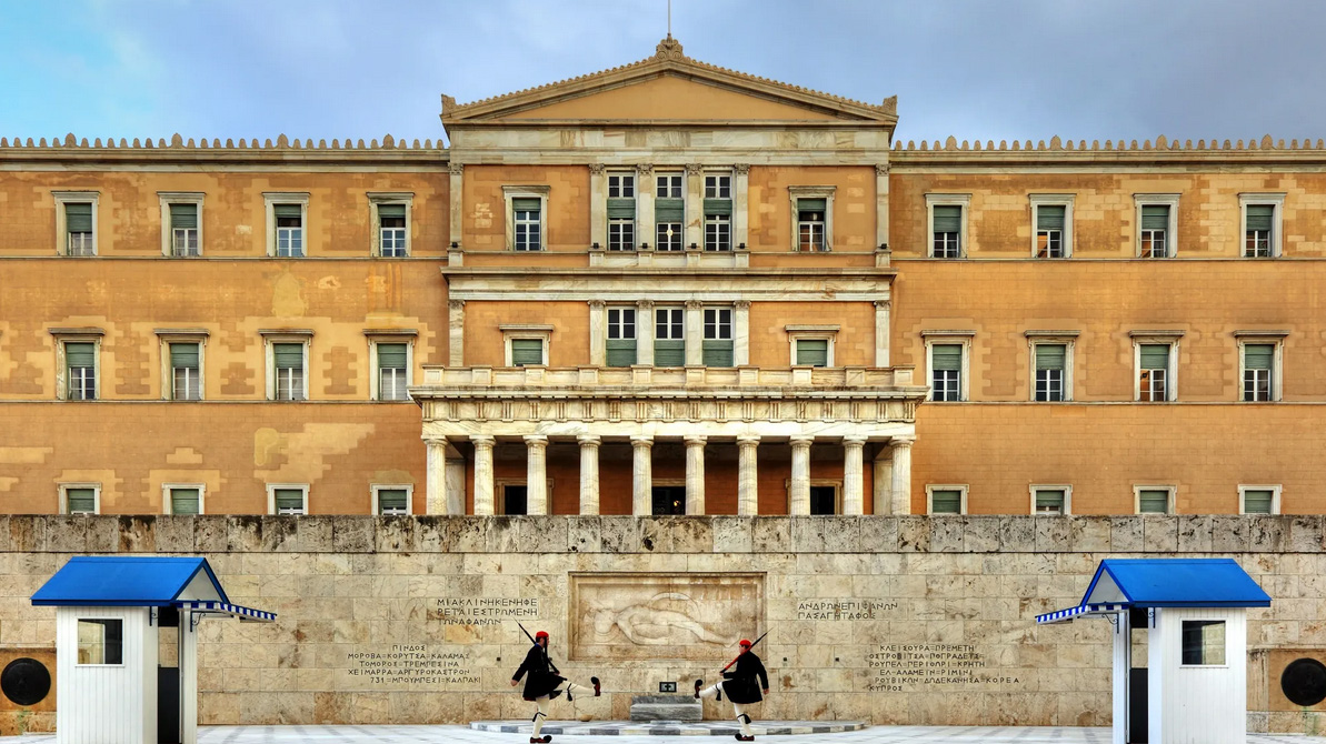 Μία Συνταγματική τρύπα στο νερό